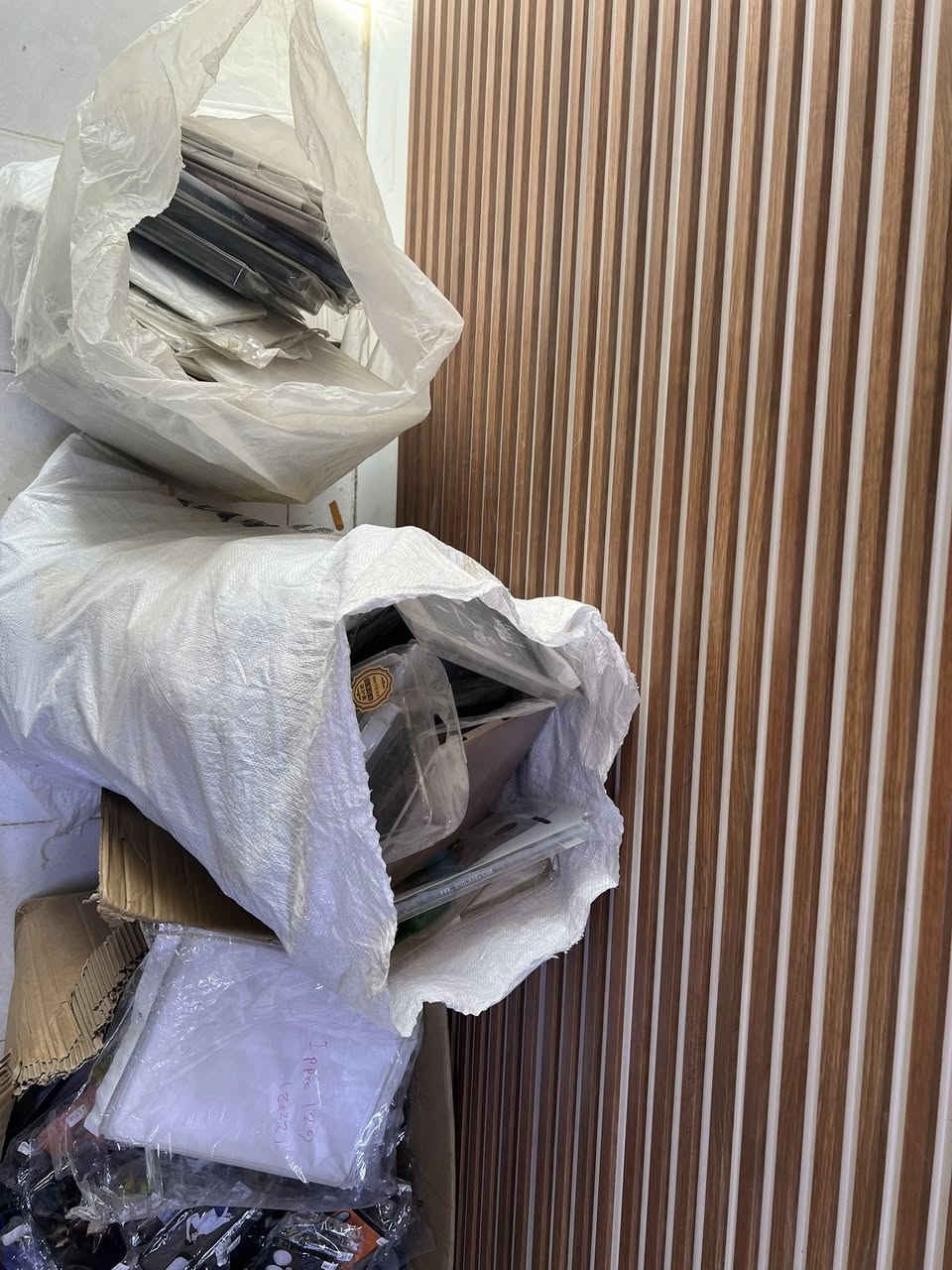 اكثر من ٧٠٠ كفر للبيع شلعه وحده 
موضح كلشي بالفيديو 
للاستفسار : ***********
