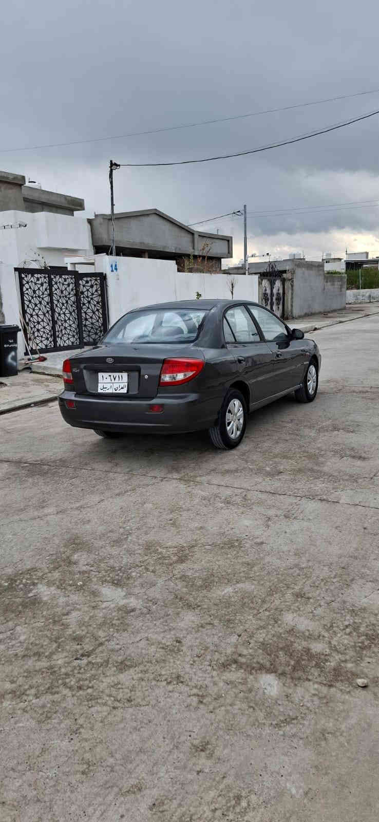 (***********) (***********) كيا ريو كير عادي موديل ٢٠٠٧ كير و محرك شرط تبريد و تدفئة شغال حدادية مالها مضبوط داخل غرفة سيارة حيل نظيفة سيارة عام بخ للجمالية بس رش بدون معجون علمود تكحيل ضررها فقط باب سكن سعرها(٥٠) مكانها قضاء بردرش بين اربيل و دهوك
