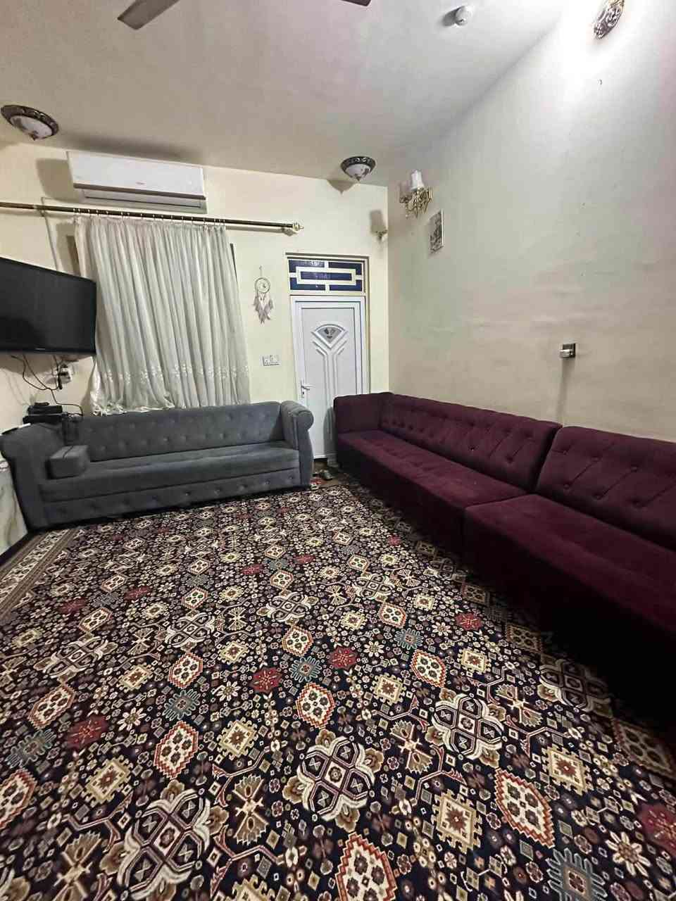بيت في المناذره حي المطاط خلف المجمع السكني ١٠٠متر مربع يحتوي على غرفتان وصاله وستقبال وحمامات داخلي وخارجي باقي التفاصيل خاص ***********
