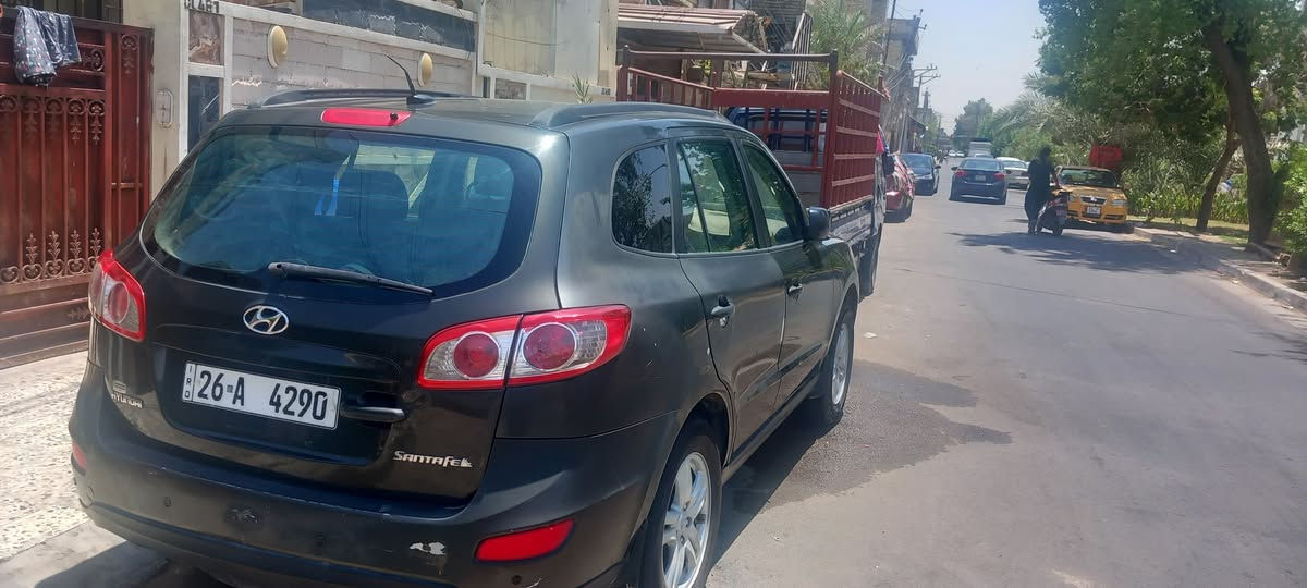 سنتافيا 2010 بسمي سنوية جديدة تخم تاير جديد باتري جديد صدر جديد كير محرك مكفول محرك 2400 
5راكب حادث ربع جاملغ الخلفي بدون دواخل عنوان بغداد الدورة ***********
