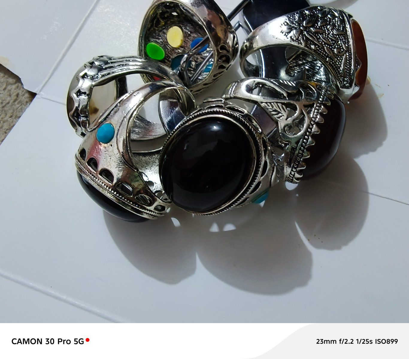 محابس بهذا الشكل طلعلي 
عندي50 محبس اليريدهم مفرد ع4
واذا كلهم شلعه جمله ع3 وبالعافية 
شيطلع يطلع بالعافية لان ماعرف بيهم 
الي على باب الله ويفيدنه يتواصل وياي


**إذا كنت صاحب هذا الإعلان وتريد حذفه لأي سبب، رجاءا أرسل رسالة إلى الدعم الفني**