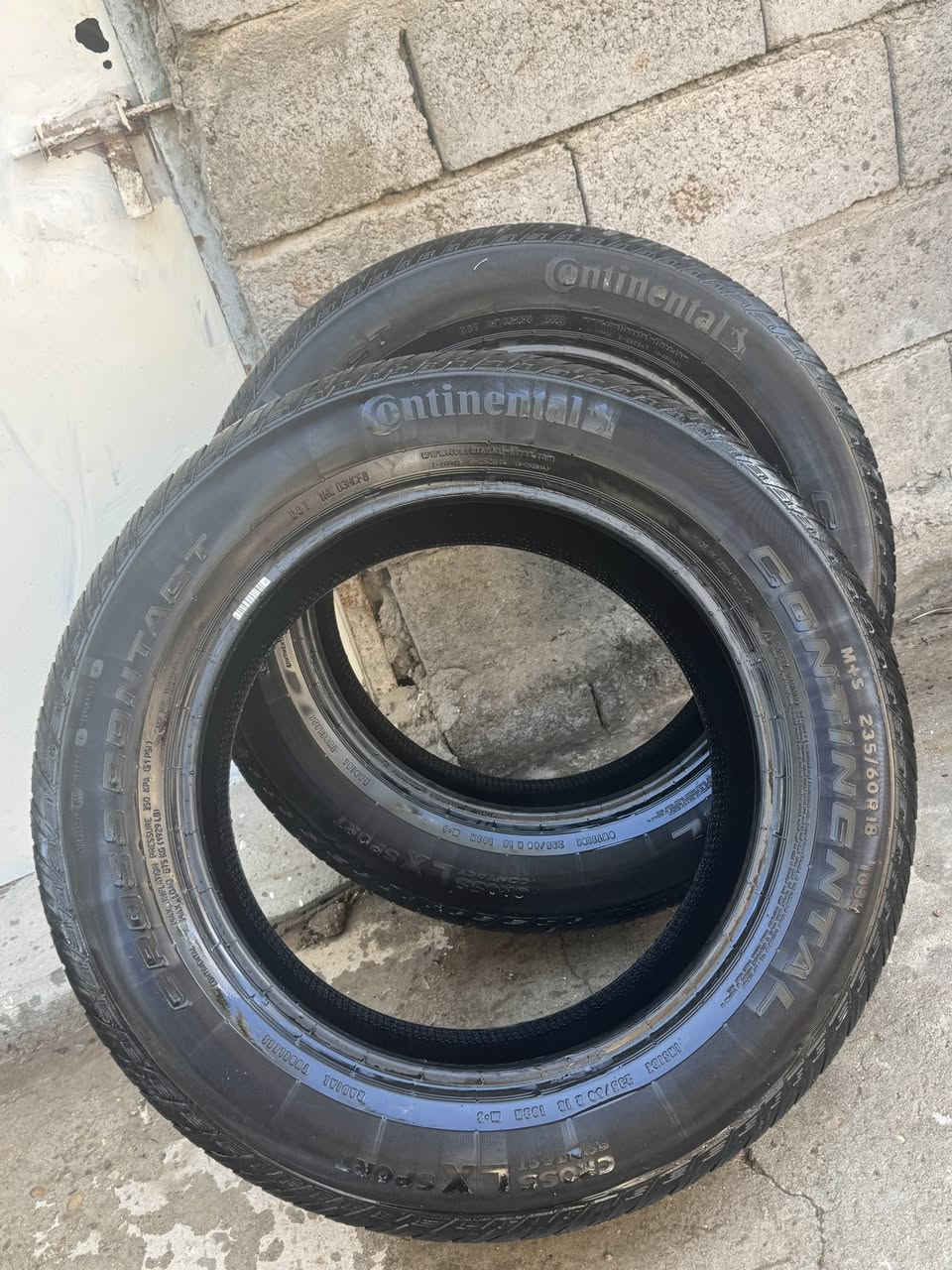 تخم تاير للبيع قياس 235/60/18 زوج كونتيال و وهانكوك وصيني كلهن نقشه مطابقة انتاج 2023 المكان حي الجهاد 
لاتصال ***********
السعر 150 الف
