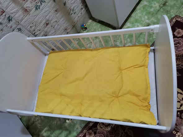 كاروك اطفال ويا دوشكين مع الستاند والكله مالته وينفتح من الجانب و بي اربع جروخ ام القفل نظيف جدآ 
اليريده يتصل او يتفضل خاص.... ***********
