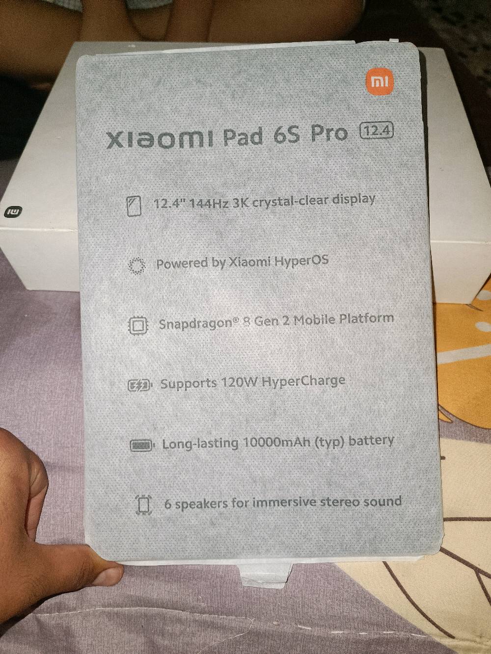 ايباد شاومي باد 6s pro
* الشاشة� - 144 هرتز 
* �الذاكرة الداخلية�512 جيجابايت 
* �المعالج�Snapdragon 8 Gen 2
* �البطارية  �10100 مللي أمبير 
* الشحن * 120 واط
*السعر 550 الف وبي مجال
يشغل 120 فريم بـ كل ألعاب
نضافة الجهاز 90%
ملحقات:شاحنه+كارتونه+ حافظه دفتريه ستان
رقم الهاتف ***********
العنوان بغداد المشتل.
ممكن توضحلي شنو لون الجهاز بالضبط وهل بيه أي خدوش، ضربات أو شخط بالشاشة/الهيكل؟: 
الصبغ جارد من الاستخدام فقط.
شكد صارله مستخدم تقريباً، وهل البطارية بعده عدها أداء قوي لو بيها هبوط؟: 
استخدام سنه تقريباً+ البطاريه كلش قويه وموضحه بـ الصور.
الجهاز عليه أي حسابات أو ربط سابق، وممكن تسلمه مفصول ومفرمت بالكامل قبل البيع؟: 
مفرمت أكيد.
التسليم وين بالضبط ببغداد، وهل أكو مجال بسيط بالسعر أو السعر نهائي؟: 
السعر 550 وبي مجال مكان الاستلام المشتل بغداد.