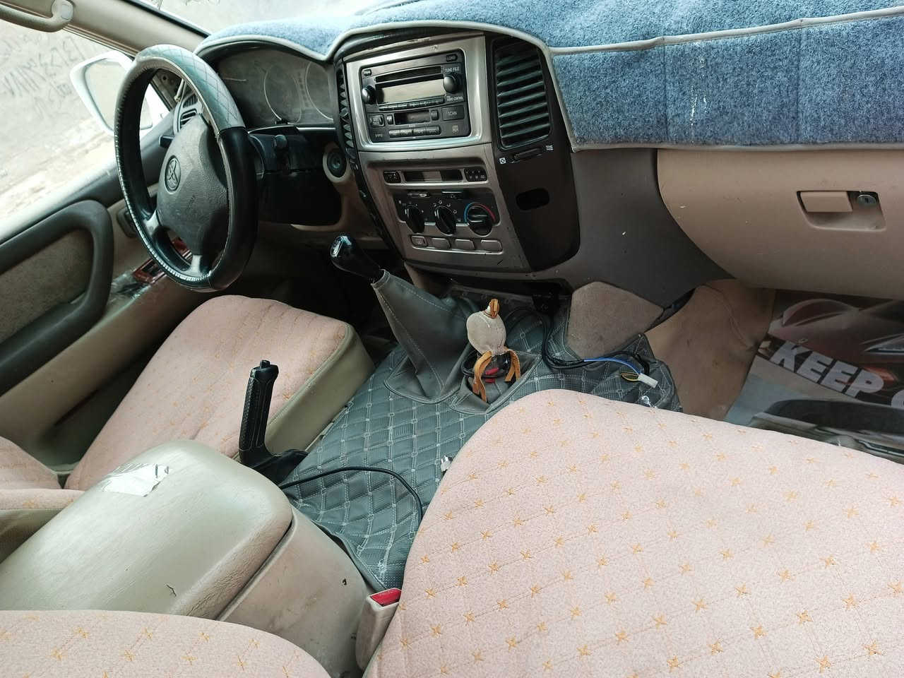 سلام عليكم ورحمه الله وبركاته
لاندكروزر موديل  2004  
كير عادي مزاد بغداد معامله كامله كبل تروح ترقم ابو المزايده نفسه معقب فلوس تعقيب مستلمهن مدفوعه كل الرسوم رقم عل الدوله كمرك اذا اكثر من 6 ورقات اني اتحمل الباقي السياره جاهزه اترايك وين ماتريد تخم تايرات جديد محرك كير لوكير كله شغال السعر  92 الاستفسار الاتصال ***********
