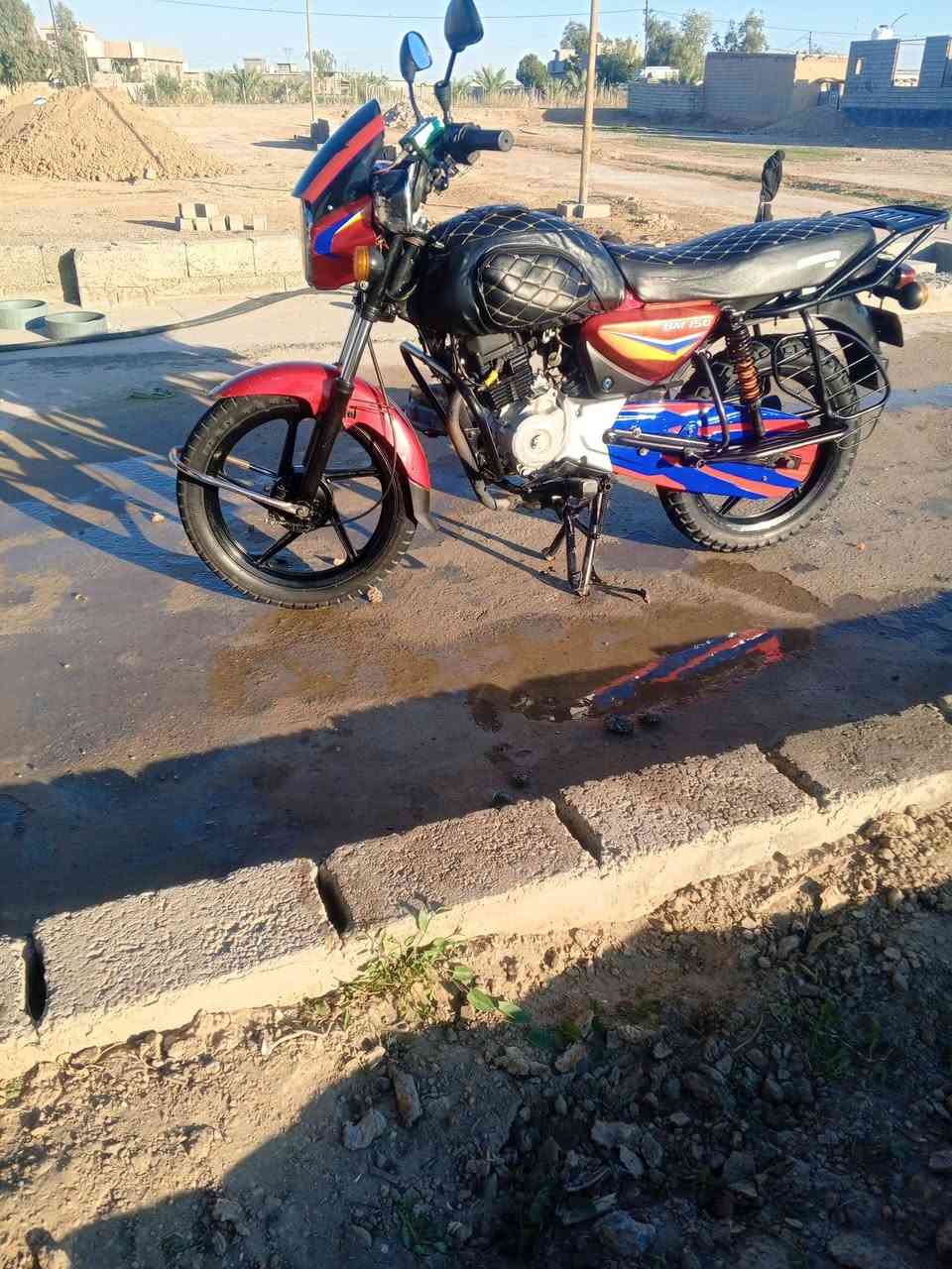 السلام عليكم بوكسر موديل19دراجة نضيفة اي نقص ما بيهة مكينة تخبل الشراي يتصل ***********المكان ديالى خان بني سعد  (السعر مليون و50بي مجال شي بصيط )
