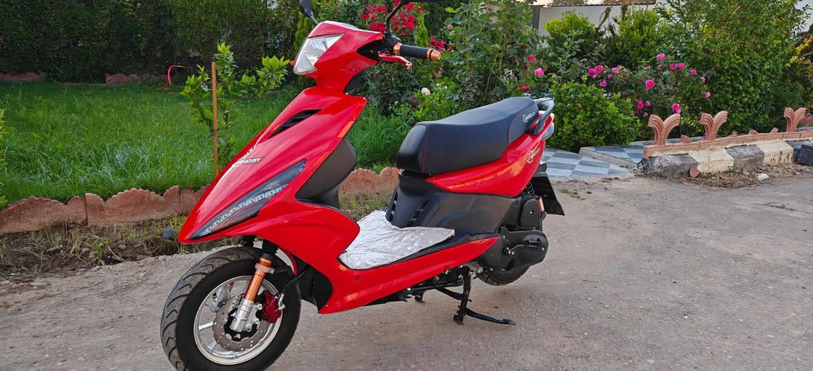سلام عليكم ورحمه الله وبركاته
دراجة ماكس  ياباني (2025) بلادية ومكفولة للبيع 🏍️

الحالة: استخدام شخصي نظيف جداً بحاله  الوكالة.
المواصفات: بلادية بالكامل، غير مفتوحة، ومكفولة من كل شيء (محرك، كير، كهربائيات).

النظافة: الدراجة جاهزة للاستخدام الفوري ولا تحتاج لأي مصاريف

.السعر: 600 ألف دينار عراقي

.ملاحظة: السعر بيه مجال طيب للشراي الصامل والجاد.

المكان.  ( تكريت ) رقم الهاتف( ***********)
