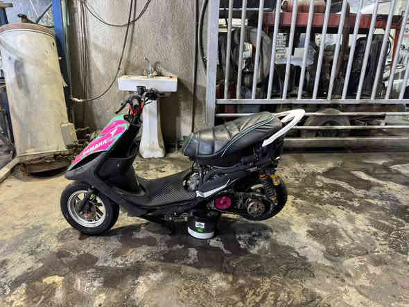 السلام عليكم ماكس عدله مالعب تجفيت جديد دراجه كاعد باتريها رادلها كابريتر ناريه بيها تجفيت جديد دراجه بيها غراض اصليه  بيها كلجات خلفي ول أمامي وبيها فراك وبيها وبيها قطره وبيها قبق فلاوين كله سيت اصلي بيها صالنصه اف ام بيها كشن 4 اصلي مشتري ب١٠٠ بيها كفر WF دراجه طافيه لوكابريتر لو فاكيم ناريه بيها تجفيت جديد سعرها ٣٥٠ قفل من لخير متعوب عليها مكاني حي أور بغداد رقمي ***********
