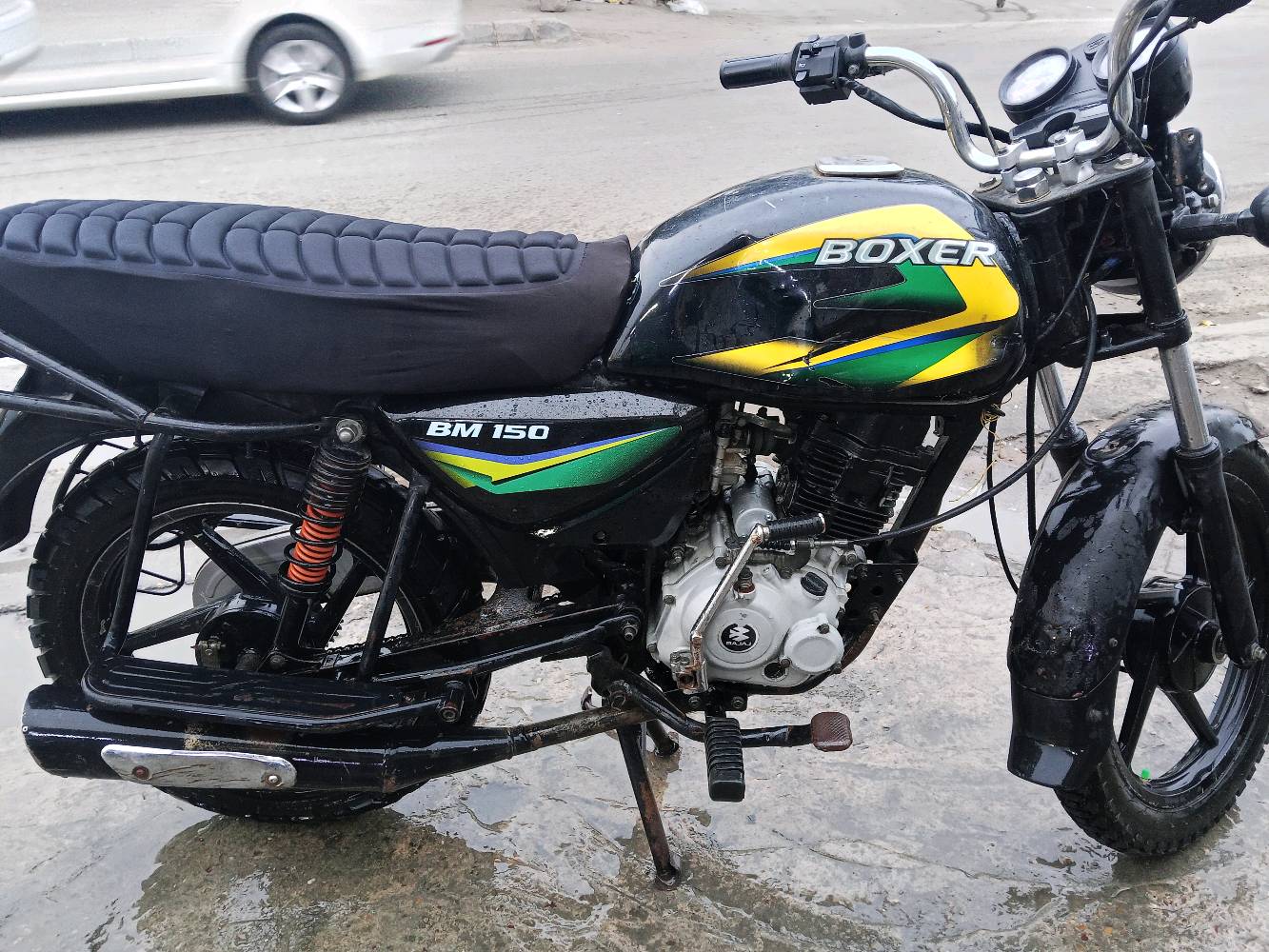 دراجه بوكسر نضيفه 
مكينه خرسه لا تبخير ولا تنقيص كهربائيات كله شغاله تشتغل سلف هندر السعر 750 المكان بغداد الزعفرانيه 
