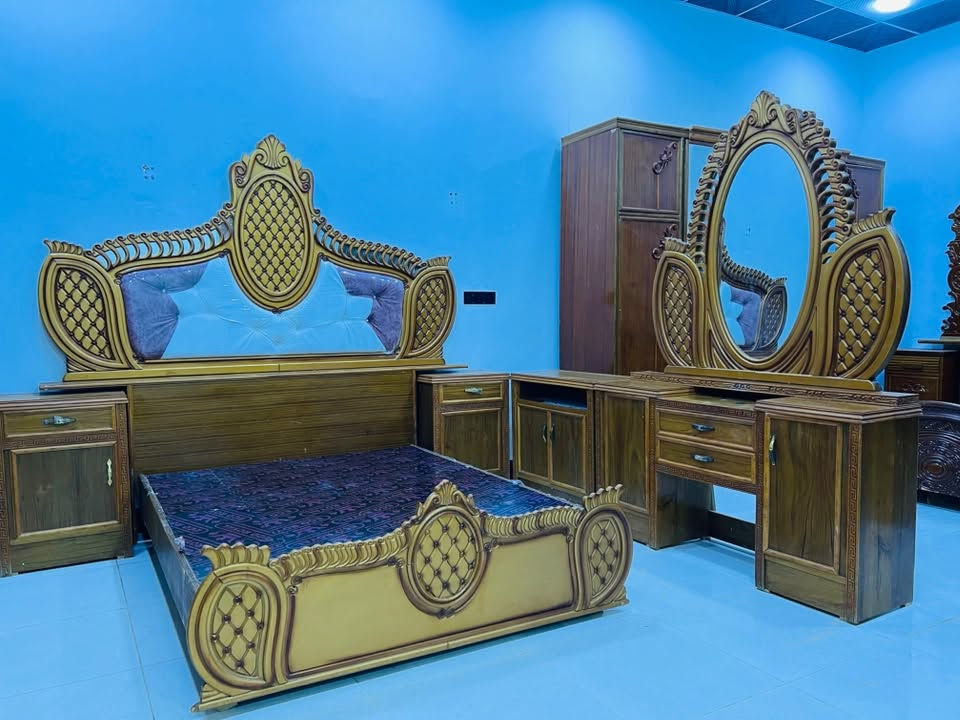 سلام عليكم يوجد غرف غرف نوم للبيع العنوان الرمانه مقابيل مركز الصحي الاستفسار ***********
