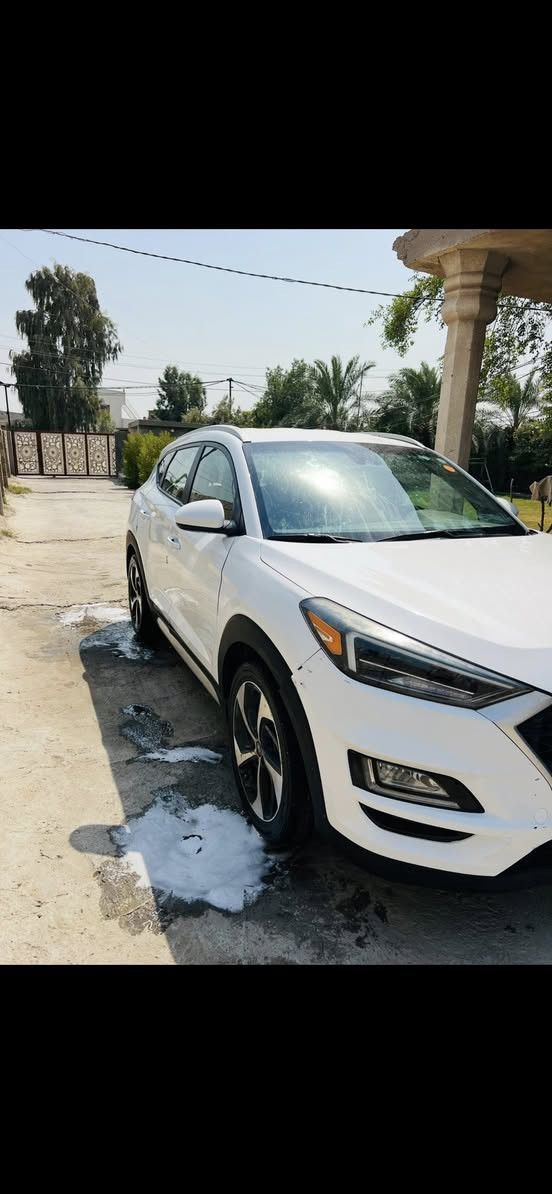 السلام عليكم سياره توسان البيع موديل 20 فول مواصفات من عده البنرامه سياره وارد أمريكي مكان السياره بغداد الدوره الرقم/***********/***********
