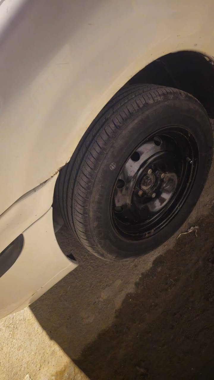 سياره سمد موديل 2011 مكينه جير حداده تبريد ثلج سياره جاهزه كهربائيات كلها شغاله سياره كفاله السعر 36 ورقه وبيها مجال ***********
