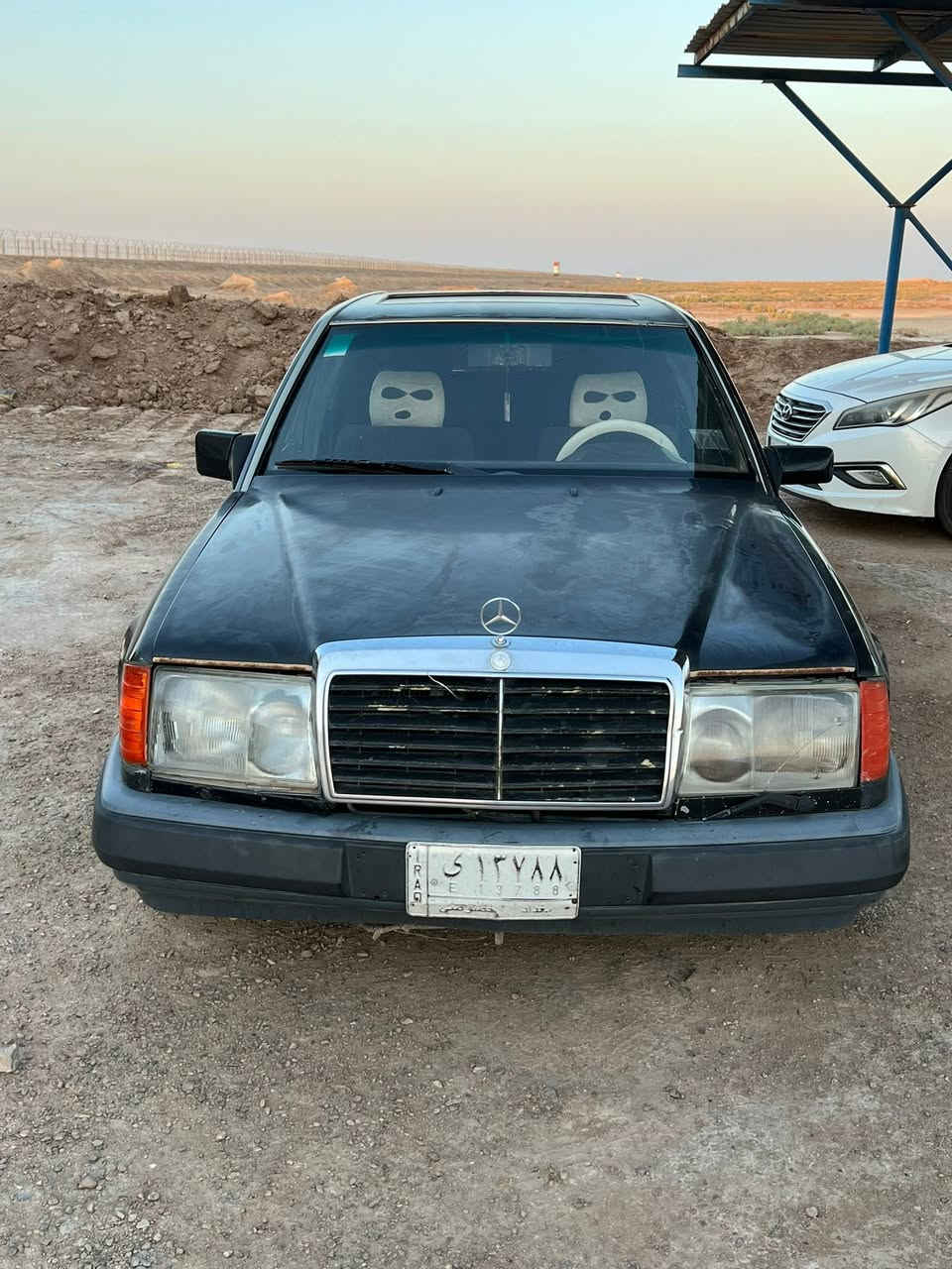 السلام عليكم
سياره مارسيدس دب موديل 91

محور ففيتي ثنين ونص 

تخم تاير شاشه فتحه كشنات كهربائي 

سياره مصبوغه جماليه ابغداد 

بيه صبغ بجاملغ الخلفي ضربه بصيطه 

راعيه موجود ابن عمي رقمه بغداد مشروع وطني راعيه يريد تحويل 

سعر 45وبيه مجال قليل ***********متوفر علواتساب
