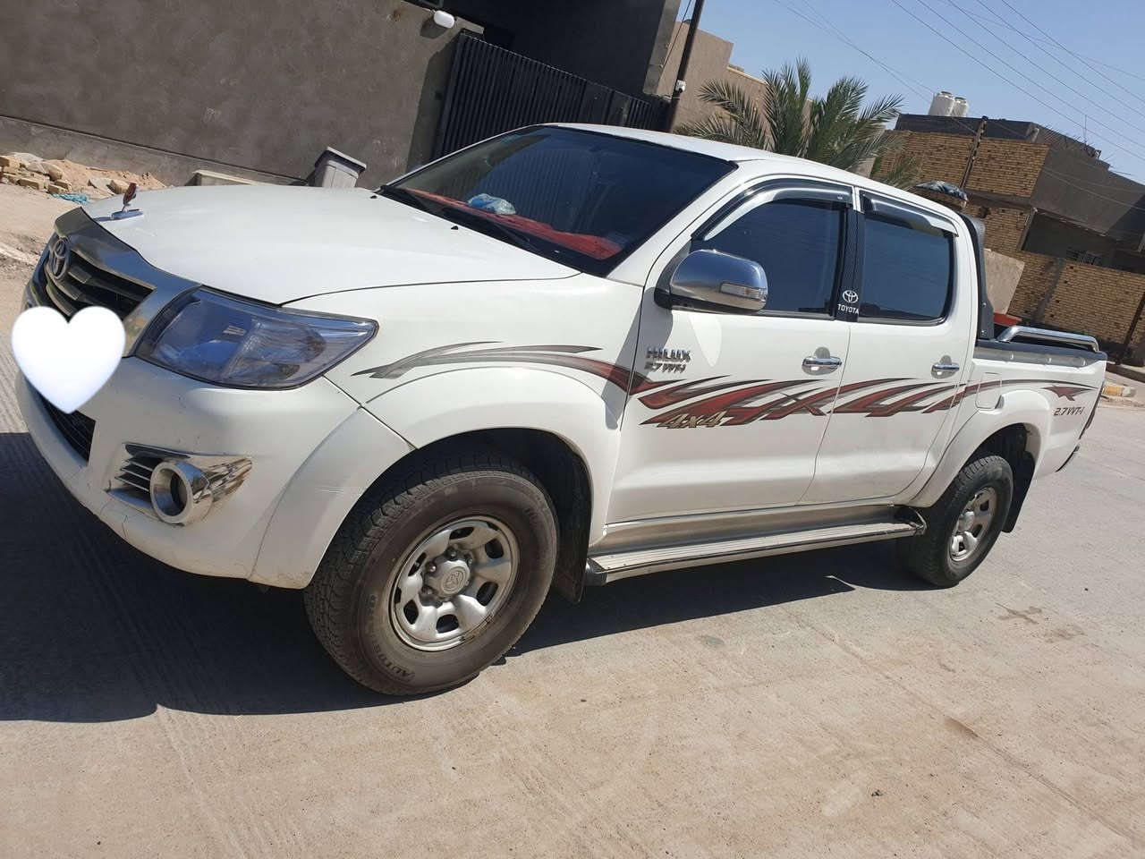 السلام عليكم
هايلوكس فور ويل مديل ١٤  للبيع
جاهزه تبريد تايرات حداديه سنويه مجدده صارلها شهر 
ارقام انكليزي 
بيه خط بالنفط مكان السياره ذي قار 
للاستفسار الاتصال على الرقم ***********
