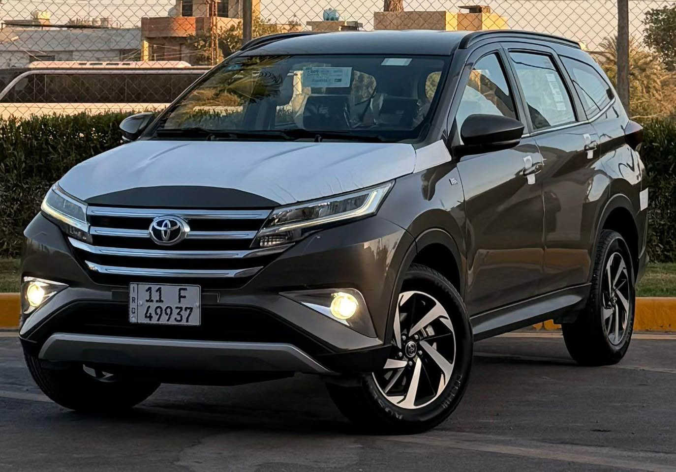 السلام عليكم اخوان 
(فقط بيع  محتاج فلوس )
ماكو هيج سعر بلعافيه على الياخذه

تويوتا راش TOYOTA  2020 خليجي ساز

محرك 4 سلندر 1500
كير اوتو

المواصفات

بصمه 
شاشه كبيره
كامره خلفيه 
تحكمات ستيرن
حساسات خلفيه
السيارة 7 راكب 
نظام اقتصادي الوقود ECO💯
نظام مانع انزلاق ABS
نظام الثبات الإلكتروني ESP
دشبول خياط
داخل لونين
تبريد خلفي منفصل
اشارة بالمري
لد نهاري
لايت زنون(عالي+ناصي) LED
بك لايت LED
بك لايت ضبابي
ويل كب قياس 17 
اخوان سياره جاهزه للاخير 
سياره مكفوله بدون قطره صبغ
مكان السياره بغداد 
السعر 139 ورقه  ( ماكو هيج سعر محتاج فلوس)
للاستفسار (.***********) بغداد, العراق
