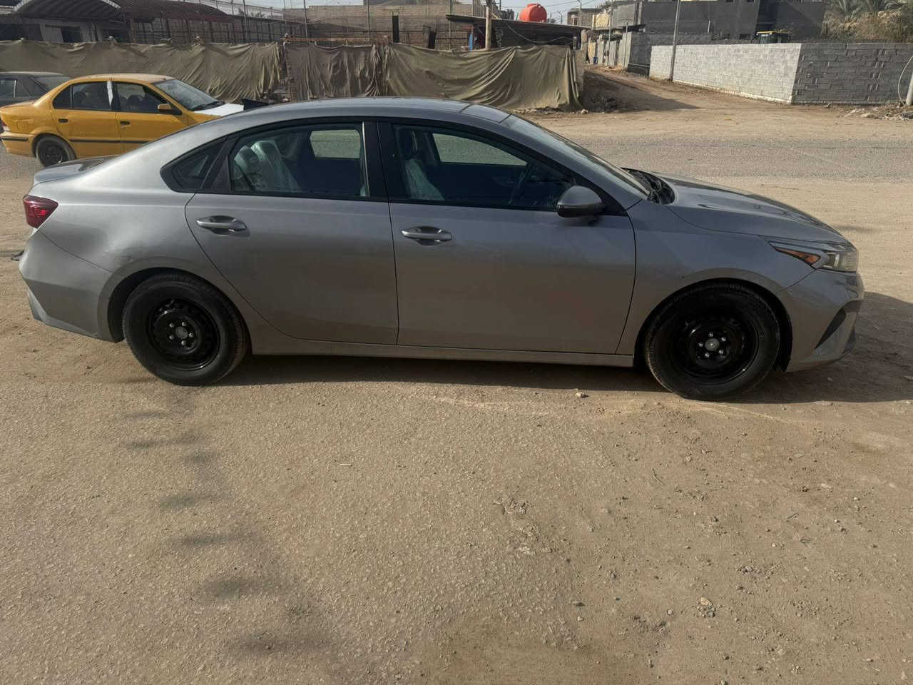 فورتي 2022 وارد أمريكي حادث بسيط بدون ايرباك صور الحادث والسونار مرفق بالمنشور شواصي لغود دواخل مكفولات مكينه أو كير مكفولات حداديه جديده جاهزه من كلشي أو جديده السياره رقم أربيل الجديد
السعر 124$ ***********
