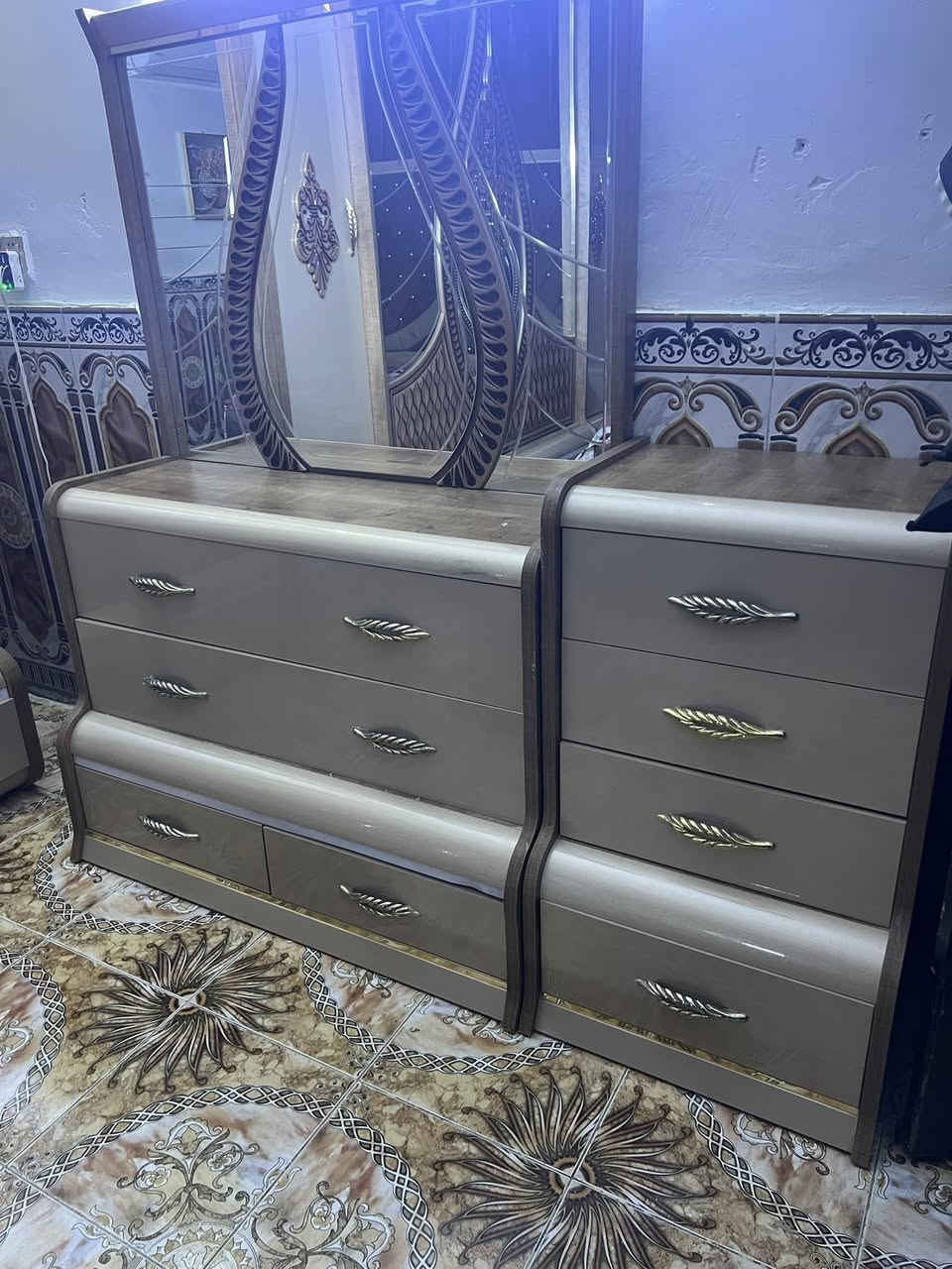 غرفه تركي 10 قطع نظيفه كلش بدون ضرر السعر 850 مكان بابل المركز م ***********
