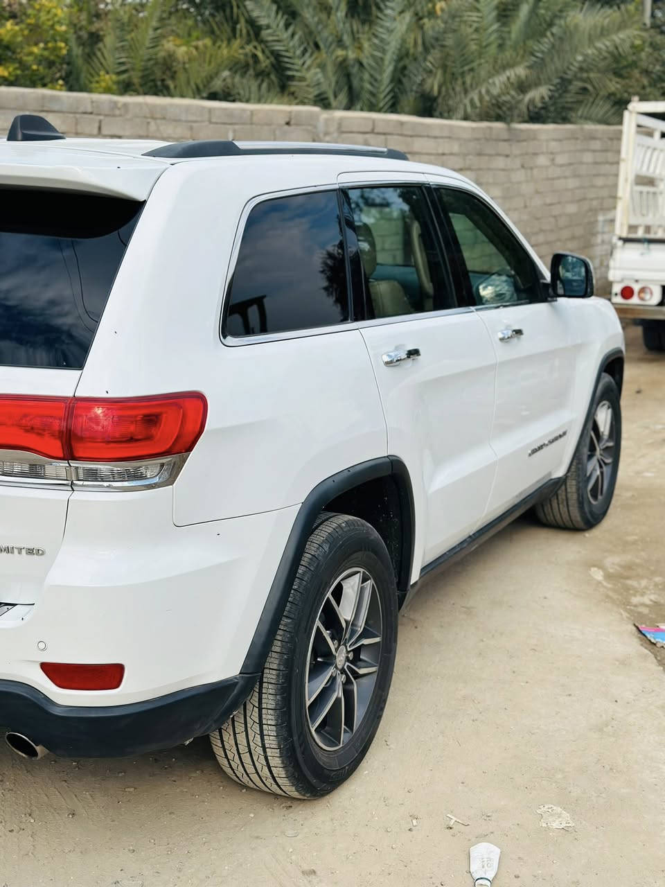 جيب كراند شيروكي 17 معلايه21

رقم ذي قار باسمي

وارد امريكي

حادثها جاملغ امامي فقط 

فول مواصفات1/1 فئه لمتد

بصمه،دخول ذكي،تشغيل عن بعد،

شاشه كبيره تدعم كاربلاي

كشنات جلد ،كهرباء،خزن ،تدفئه امامي وخلفي

فتحه سقف

صندوق كهرباء 

حساس خلفي ،كاميرا خلفيه،توقف ذاتي

شفتات ستيرن ،كروس سرعه

منضومه زنون

اشاير بل مري ، مري قلاب، تعتيم ، نقطه عمياء 

تبريد قطعتين

وباقي المواصفات المعروفه 

السعر 220

للاتصال ***********
