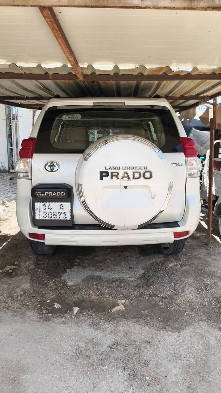 السلام عليكم تيوتا برادو 4000cc V6 2013  TX-L 
كفالة عامه النضافه 99.7 رقم بصرة بسم الوالد 
تحويل ثاني يوم السياره جاهزه من كلشي تبريد 3 قطع 
ما مخلي شي نقص بيه السعر 280 وقابل للتفاوض 
 التفاصيل اكثر انتصل على *********** ابو محمد مكان السماوه قضاء الخضر
