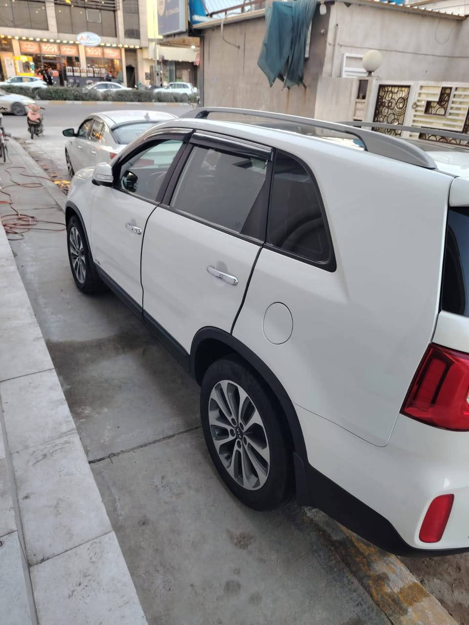 كيا سورنتو 2014 خليجي   كويتي فول مواصفات 1/1
مكفوله كفاله عامه حتى الدعاميات سياره جديده وحلوه
رقم بغداد انكليزي فور ويل دفع رباعي 4×4
بانوراما 
زراك لايت
مري شفط
علامة سورنتو بالدواسه
الاناره داخليه لد 
اشارة ترحيب بالابواب عند الاقتراب 
بردات خلفيه بلادي
يدات نيكل اصلي مع بصمات ابواب 
اشاير بالمري
تحكمات ستيرن فول اربع جهات 
داخل جلد قرميدي بلادي
الكشنات تبريد تدفئه + كهرباء 
حساسات خلفي امامي 
تبريد 3 قطع
تخم تاير جديد كوري اصلي 
محرك 6 سلندر  7 راكب
محرك كير كفاله 
السياره احلى من الصور 
وبعد بيها هوايه مواصفات 

رقم الهاتف   ***********
