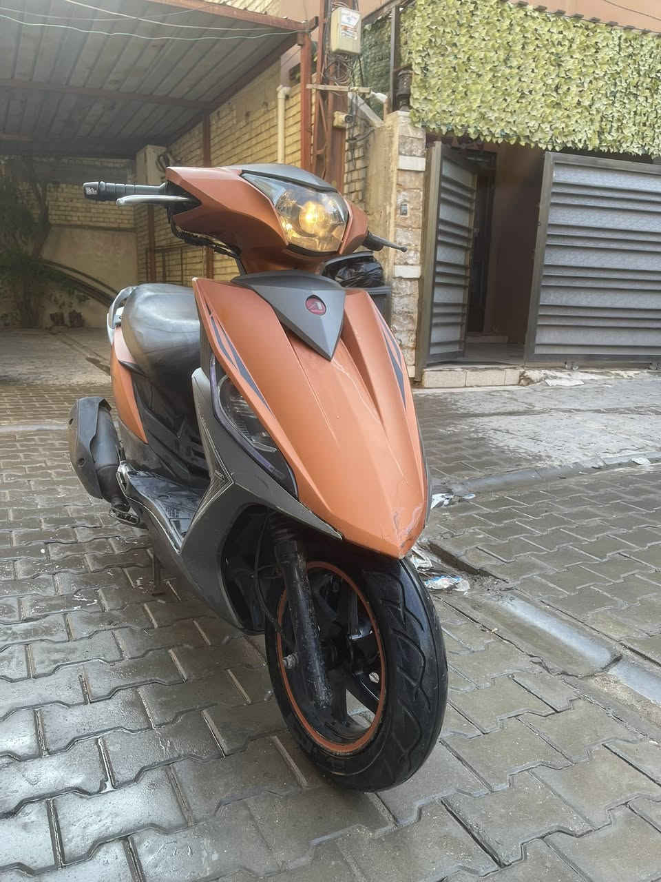 السلام عليكم للبيع سيام لد الحديث حجم المحرك (150)شلعه ومعدل طيران كهربايات كلها شغاله كفرات نضيفه وحلوه للون المميز محرك ممفتوح السعر 700 وبيها مجال *********** [ بغداد /الكريعات ]
