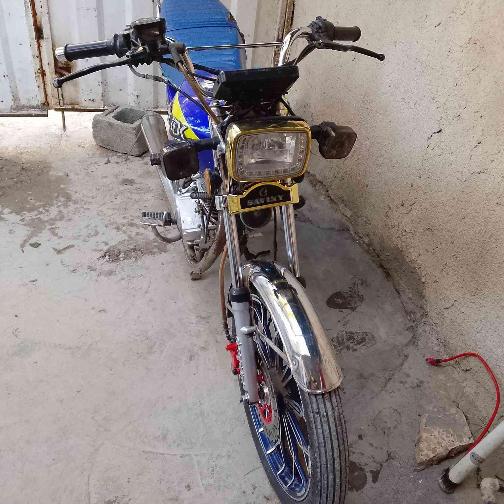 دراجه ايراني للبيع. مابيه اوراق.   اشغل وتطلع.  نضيفه.  مناقصه شي.  السعر 450التواصل هذا رقمي ***********
