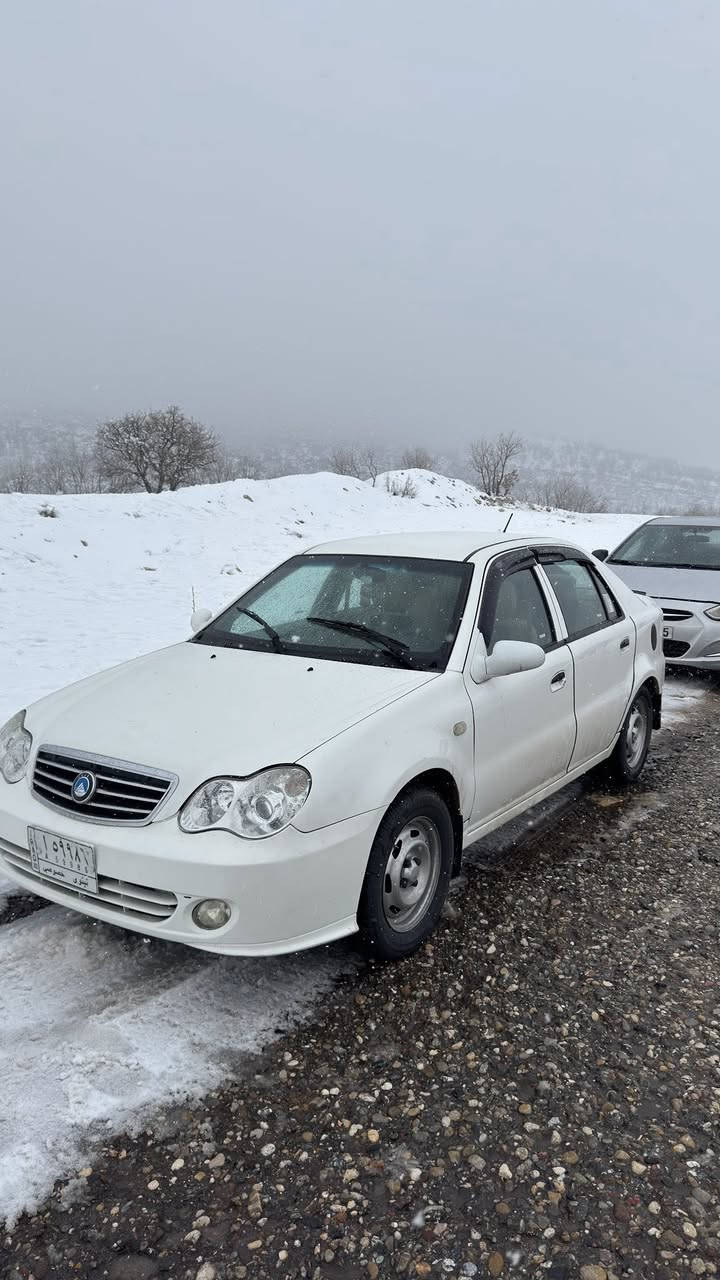 السلام عليكم
سيكي موديل 2013 للبيع
سيارة نضيفة وجاهزة من كل النواحي
بطارية تايرات كلو جديد 
تدفئة تبريد شغال 
بدون صبغ فقط ملاحظات بسيطة (بارد ، تقليم )
مكينة كير بلادي 
درايم شفتات جديده سستمكير كلو جديد 
سيارة ربع ما تصرف عليها جاهزه من كل النواحي 
السياره ماشية 107 الف 
مكان السيارة موصل حي الصديق قرب باب طب الاسنان
رقم نينوى
السعر 60 وبي مجال للطيبين 
للتواصل 
*********** هاتف
*********** واتساب
