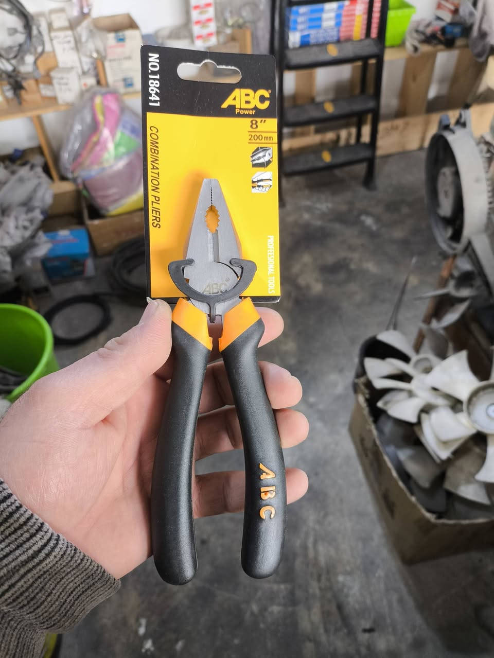 وصول كتر +ابلايس+ابلايس رفيعه أصليه السعر 5000 دينار  العنوان بلد الحي الصناعي الفرع الأول مقابل حسين نعمه أبو تبريد الأستفسار ***********
