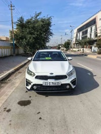 فورتي ابيض موديل ٢١بسمي أمريكي حادثها خفيف جاملغ امامي والبدنه الخلفيه...