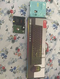 SSD ١٢٨جيجا • HDD ٥١٢جيجا • وايفاي ١٥٠Mbps