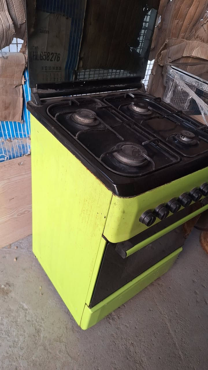 طباخ 4 عيون كله شغال شرط الفحص. والسعر 90 الف وبي مجال قليل ***********
