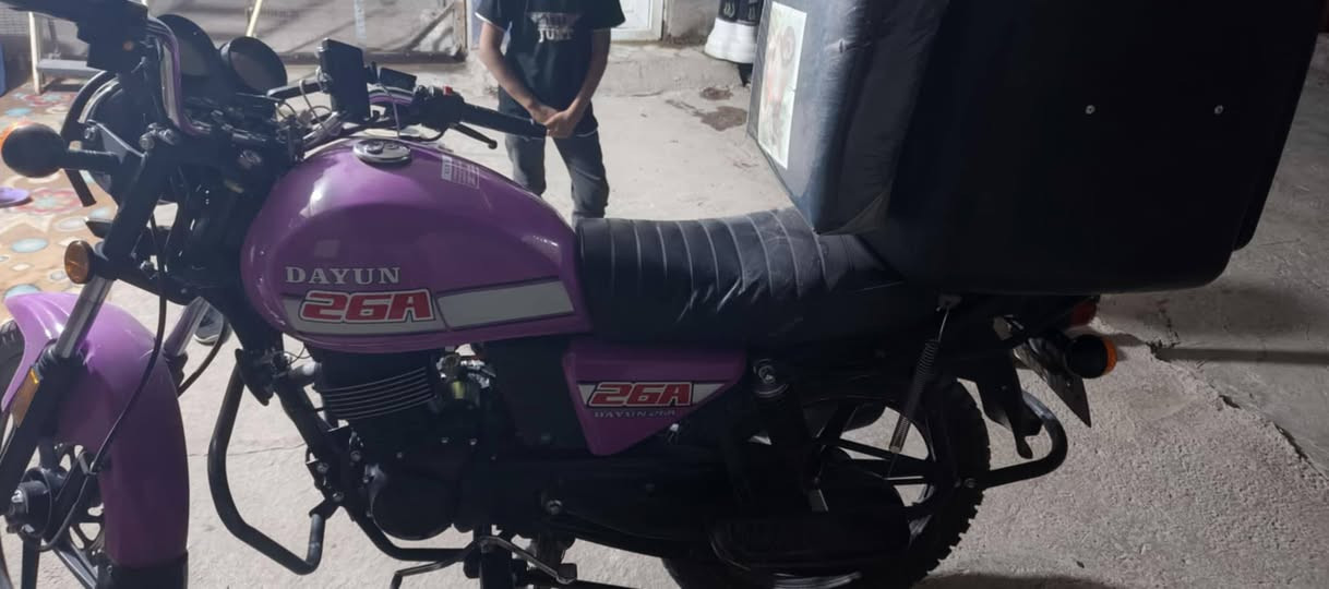 سلام عليكم دايون مرقم كربلاء بسمي مشروع وطني موديل 23طالعه 24 بشهر 8دراجه تاركها عوزها غسله مكينه تخبل دهن موتل اخليليها جاهزه عوزها شغله وحده عن الحلال والحرام تاير الوره تعبانه مكاني نجف سعرها 2200رقمي ***********
