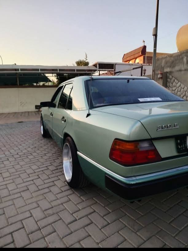 اللهم صلي علي محمد وآل محمد ماشالله تبارك الرحمن
بلادي في زمن كله تحوير 
مرسيدس دب 💚300 E
السياره ماشيه 250الف حقيقي 
جديد السيارة كله وضع شركت فقط صبغ جماليه
مواصفات : 
1- لون فستقي مميز 🔥💚
2-حجم 300E بلادي
3-موديل1987 
4-رقم كركوك انكليزي مميز 4949
5-صاجات ملكي بلادي
6-غرفة بلاد
8-أريل كهرباء.
9-سلايت طكتين.
10-كروزسرعه
11-دشبول فستقي 
12-ويل ابو الشفه شرط الأصلي 
13-  جام كهرباء.
14- كل عددة شركه وياها (كتلوكات 15-كشنات فستقي دشبوول هم فستقي حته الجام بي نسبت تضليل من💚 الشركه لو فستقي السياره مميزه )
16-محرك وكيروأكسل مكفولات 
(فول مواصفات)
17تبريد +تدفئه
18اكو هديه ويا السياره موجوده الشراي 💚
(19)السعر 100
للأستفسار أكثر أتصل :  
الرقم:*********** 
فقط للبيع 💚
ملاحضه سياره باسمي
