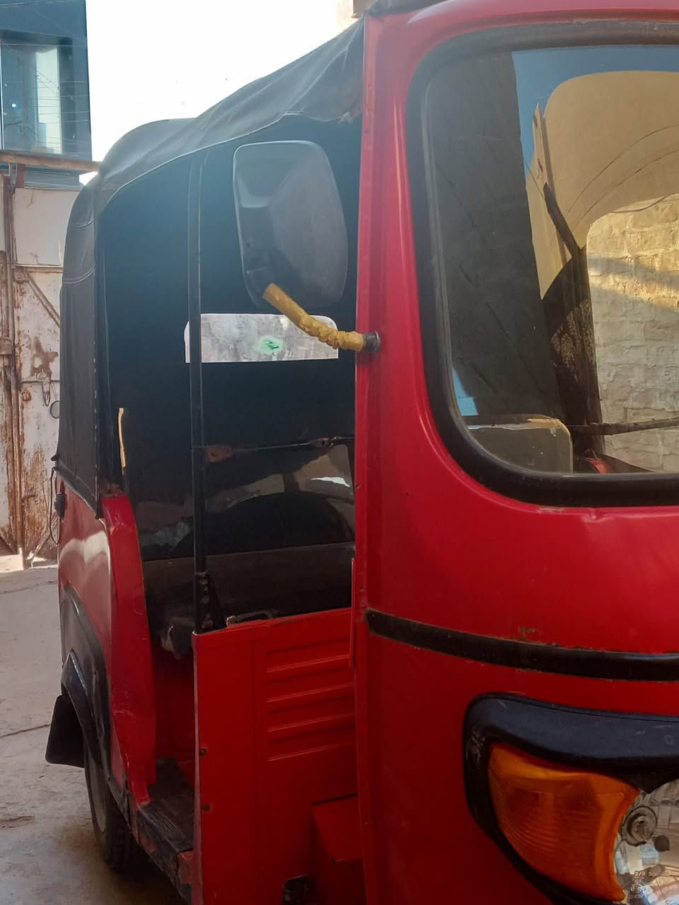 تكتك للبيع  وهاذه رقم ***********                 اوراق اصولي
