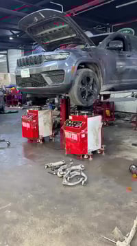 عرض خاص ٥٥٠ الف فقط صدر جيب كراند شيروكي شكل جديد  ٥ راكب و٧ راكب ضمان...