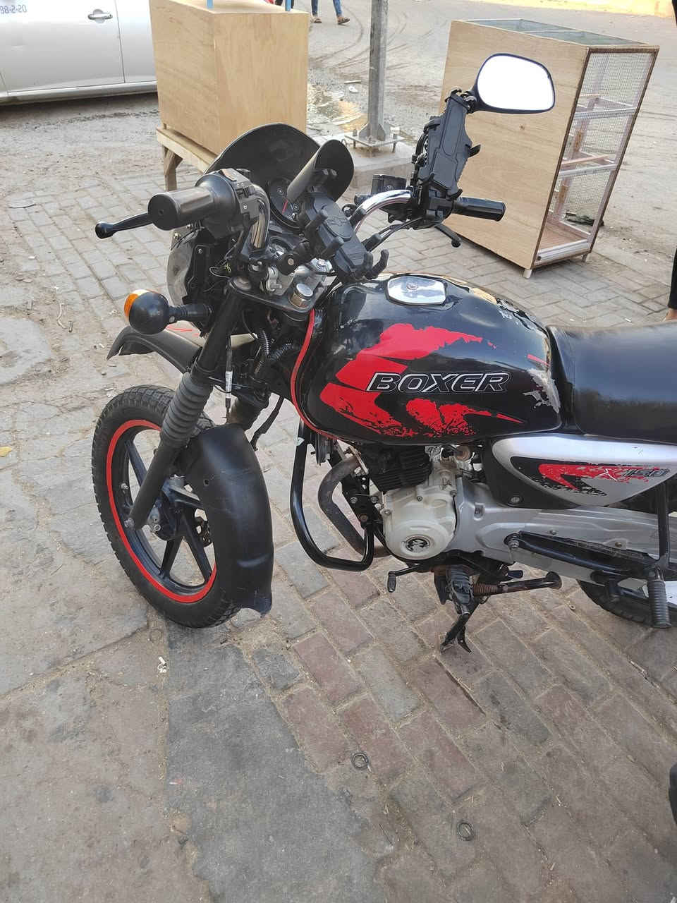دراجه 23 مرقه سنويه بغداد وبسمي بس لوحات بعدهن مطالعات للبيع 1700 مستعجل عله بيعها دراجه نضيف تجي وتشوف بعينك بس يرادلها شويه ترتيب ***********
