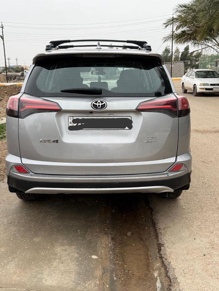 راف فور للبيع موديل 2017 وارد امريكي مواصفات  LEرقم ديالى صور الحادث موضحه بالمنشور سيارة ماشية 130 الف كيلو متر گير ومحرك ضمان سيارة مابيها اي نقص بيها صبغ جزء بسيط من قبغ الصندوق ودعامية خلفية  للاستفسار اكثر اتصل على الرقم***********
