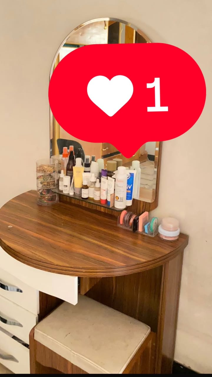 ميز جديد صاج كلش نظيف معروض للبيع يحتوي مجرات والمراية يكفي هواية غراض المكان بغداد


**إذا كنت صاحب هذا الإعلان وتريد حذفه لأي سبب، رجاءا أرسل رسالة إلى الدعم الفني**