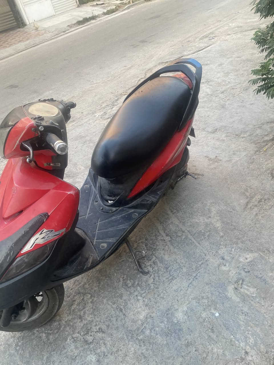 سلام عليكم دراجه ثعلب للبيع اوامراوس ماكس عدله  دراجه نضيفه  يرادلها ترتيب كابريتره شويه تعبانه وباتري تعبان السعر ٣٠٠ بيها مجال المكان الحريه***********
