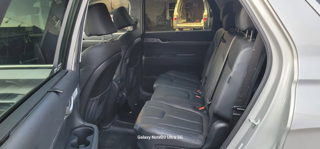 السلام عليكم

(بالسايد2024 امريكي)

فول مواصفات اعلى فئه بيهن كالكرافي

- شاشة عرض(داتا شو)

- المحرك3/800     <كير ومحرك مكفول

- بصمة تشغيل  +تشغيل عن بعد 

-فتحة سقف عدد ١

-سماعات من شركة هارمن كاردن  

-رادار امامي  + خلفي+رادار جانبي

-حساسات امامي + خلفي 

-  كامرات  360 درجة  

-  كشنات كهربائي تدفئة وتبريد خزن ميموري

- كشنات جلد اسود +٧ راكب قلاب كهرابائي 

- بردات جانبية

- تبريد مركزي امامي + خلفي منفصل التحكم

-تحكم ستيرن + شفتات

- تدفئة ستيرن 

- مرايا هيتر + تعتيم 

- صندوق كهربائي شفط

- وضعيا قيادة  ) فورويل 4X4

- ويل كب حجم  ٢٠ 

- اوتو هولد + نقطة عمياء 

- سايد بريك بصمة + مثبت سرعة

- شحن لاسلكي 

- إشارات بالمرايا  

- اوتو بريك 

- تحديد مسار

-شاشة ديجتال كبيرة

-تشغيل عن بعد . 

- نظام مانع انزلاق 

- نظام نزول منحدرات 

والكثير من المواصفات لم تذكر بعد .

سياره كتاب شهداء 
  
مكاني بابل 

الاستفسار ***********
