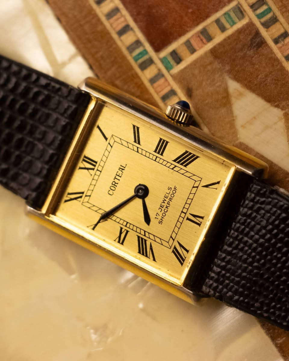 CORTEAL 17 JEWELLERY TANK 1960
من التصاميم الشهيره والآيقونيه ديزاين كارتيه تانك من شركه كورتيال 
تصميم كلاسيكي بعلبه مستطيله وأرقام رومانيه 

🕟 ميناء بلون الشمبانيه جدا مميزه وأنيقه

🕟 ماكنه تعمل بنظام اللف اليدوي ( ميكانيك -كوك)

🕟 17 جوهره
🕟الرقم المرجعي 9384556

🕟 زميلك زفير أزرق 

🕟طلاء ذهبي

🕟سير جلد طبيعي أصلي متناسق مع هذا النوع من التصاميم 

🕟 تصميم كارتيه تانك مستوحاة من الدبابه الفرنسيه

🕟 ارقام رومانيه مع نظام ميلين 

🕟قطر الساعه كلاسيك

🕟نتعذر عن عدم ذكر السعر لتجنب الحظر 

خدمه توصيل متوفره لجميع محافظات العراق 
#ساعت_شیک
#ساعات_فخمه #vintagewatch #rolex #explore


**إذا كنت صاحب هذا الإعلان وتريد حذفه لأي سبب، رجاءا أرسل رسالة إلى الدعم الفني**