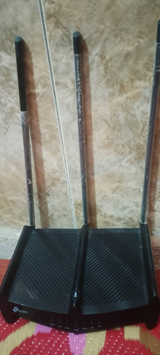 السلام عليكم راوتر قوي كلش يستخدم المطاعم و للفنادق وللدوائر وللبيت الكبير سعره 50 مكاني بغداد الشعب واسئل على سعره وتعال راسلني ***********
