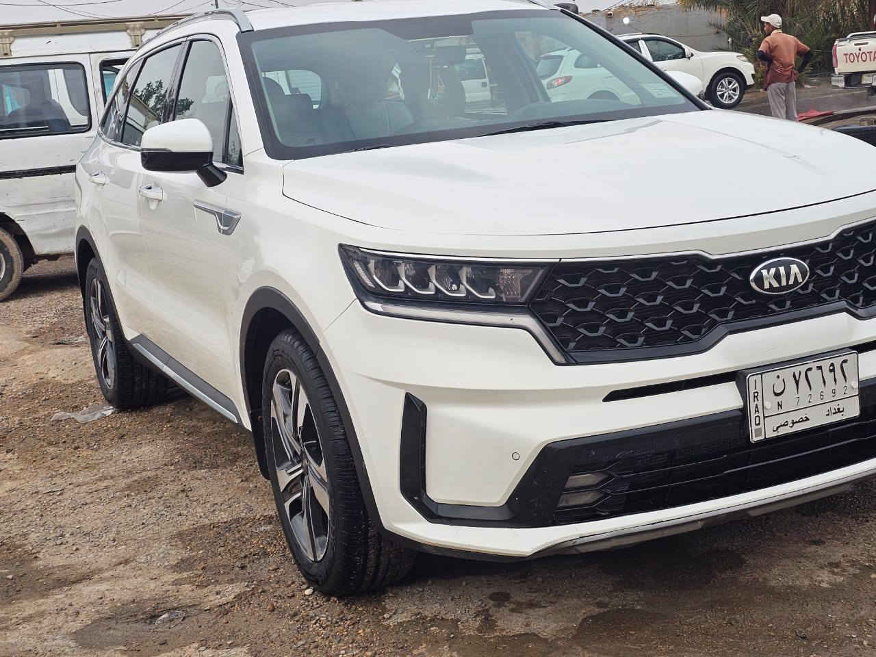 #سورنتو 2021 خليجي كفاله عامه
رقم بغداد تحويل مباشر 
المواصفات 
فول مواصفات ماعدا الفتحه 
بصمه + بصمه ابواب 
6 سلندر 
7 راكب  
شفتات مقود 
جنطه كهرباء 
كشنات كهرباء 
مري شفط 
كامره خلفيه دواره 
حساس امامي وخلفي 
شاشه متصله 
تبريد شاشه 
اوتو هولد
مود رايف
3 قطع تبريد 
اشاير بالمري
السعر 250وبيه مجال 
العنوان الناصريه قضاء الشطره 
رقم الهاتف  ***********
