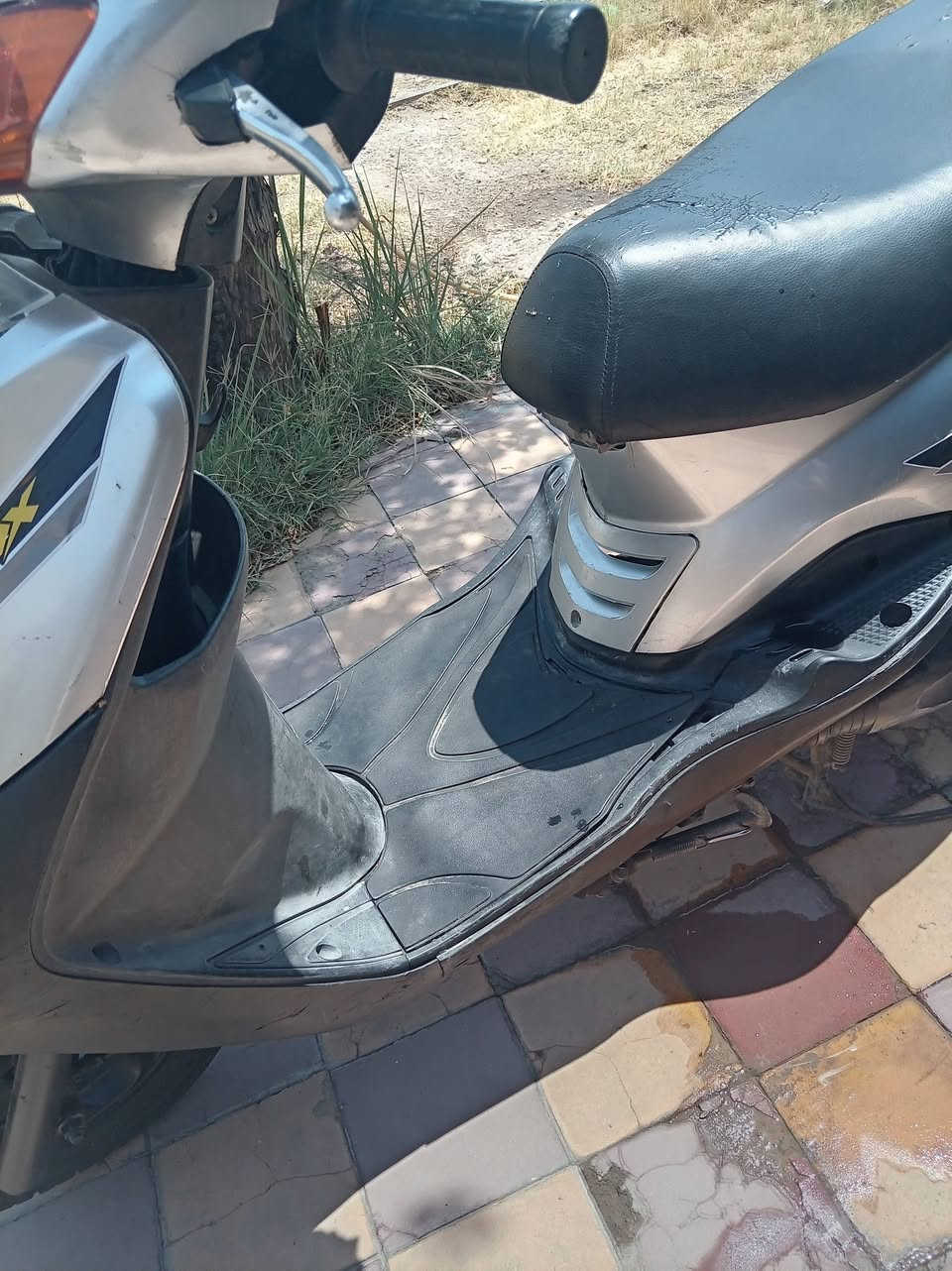 بريز نوزل بلادي أوراق موجودة بيه شويه صوت ٦٥٠ سعرها *********** الشالجيه قرب ملعب الزوراء
