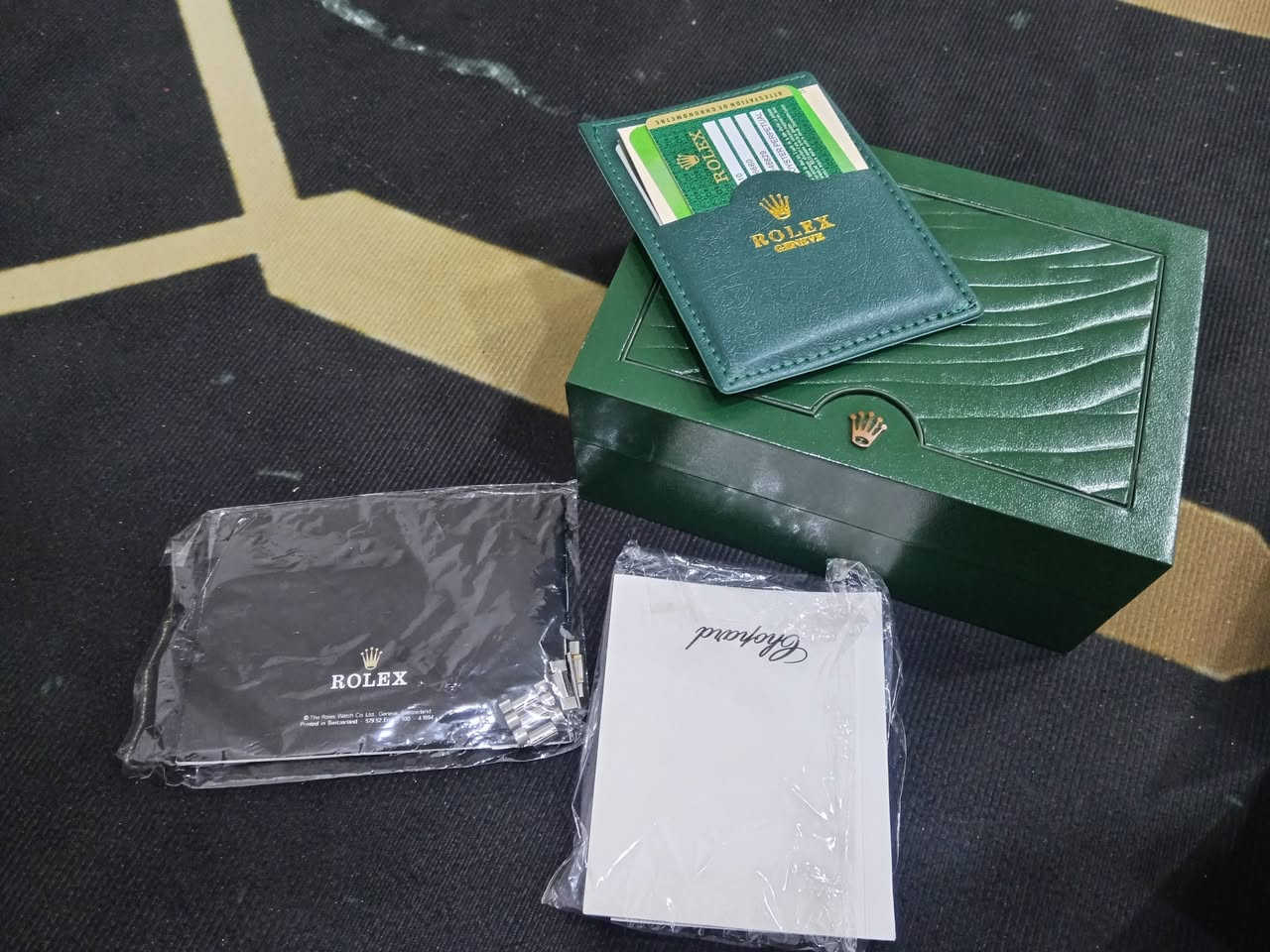 اسلام عليكم عندي هذا باكيت ساعه رولكس اصلي بدون الساعه للبيع


**إذا كنت صاحب هذا الإعلان وتريد حذفه لأي سبب، رجاءا أرسل رسالة إلى الدعم الفني**