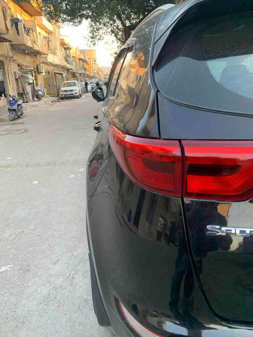 السلام عليكم 
كيا سبورتج وارد امريكي 
 الموديل 2019, 
شاشه 
كامره 
تحكم استيرن 
ويل كب 
درايف مود 4 انضمه 
السياره جاهزه بدون نواقص 
السعر ,,165وبيه مجال رقم الهاتف 
*********** بغداد, العراق
