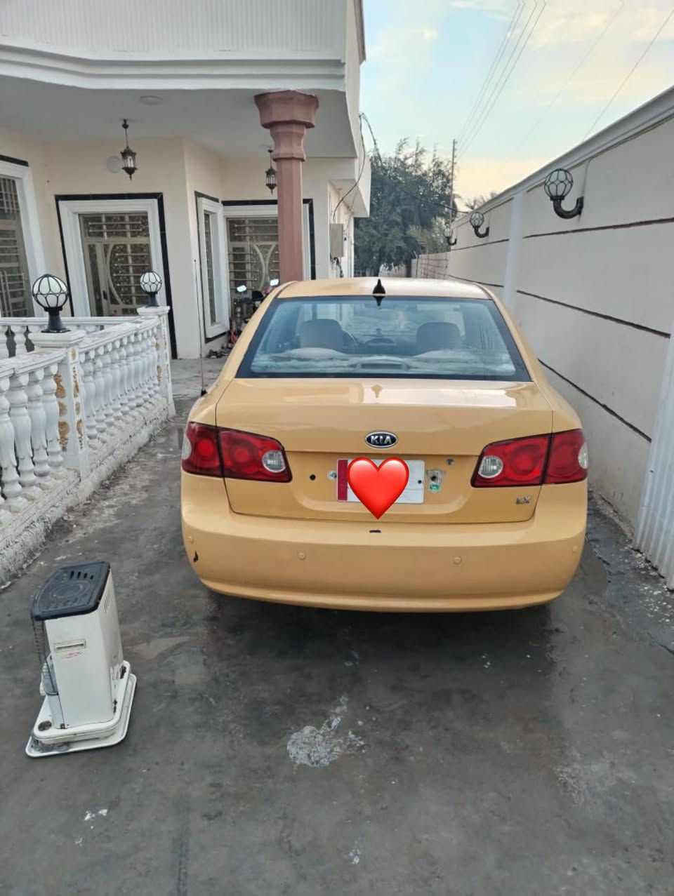 للبيع أوبتما مديل 2006خليجي سياره صبغ عام بدون ضربه وبدون معجون مجرد صبغ فقط مكينه 2400 دوش مكينه كير مكفولات لا فتح ولا ايشي شواصي كفاله صدر امامي خلفي جديد تخم تاير جديد سياره برغي مبيها نقص كامله مكمله كبل لشارع 
سياره جديده كلشي بيها شركه رقم بغداد ب اسمي تحويل ثاني يوم سعر خاص او اتصل ع رقم والرد سريع متواجد واتساب *********** مكان السياره بغداد
