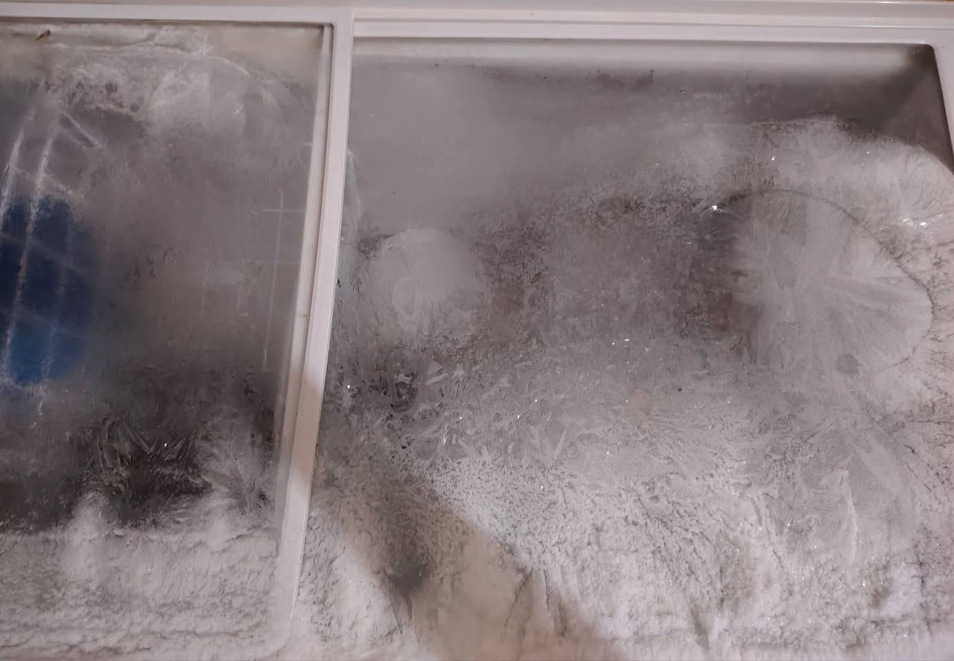 مجمده للبيع ب150 العنوان الناصريه حي الفداء شارع المدارس ***********
