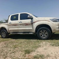 هايلوكس فور ويل • ٢٠١٤ • مكفول
