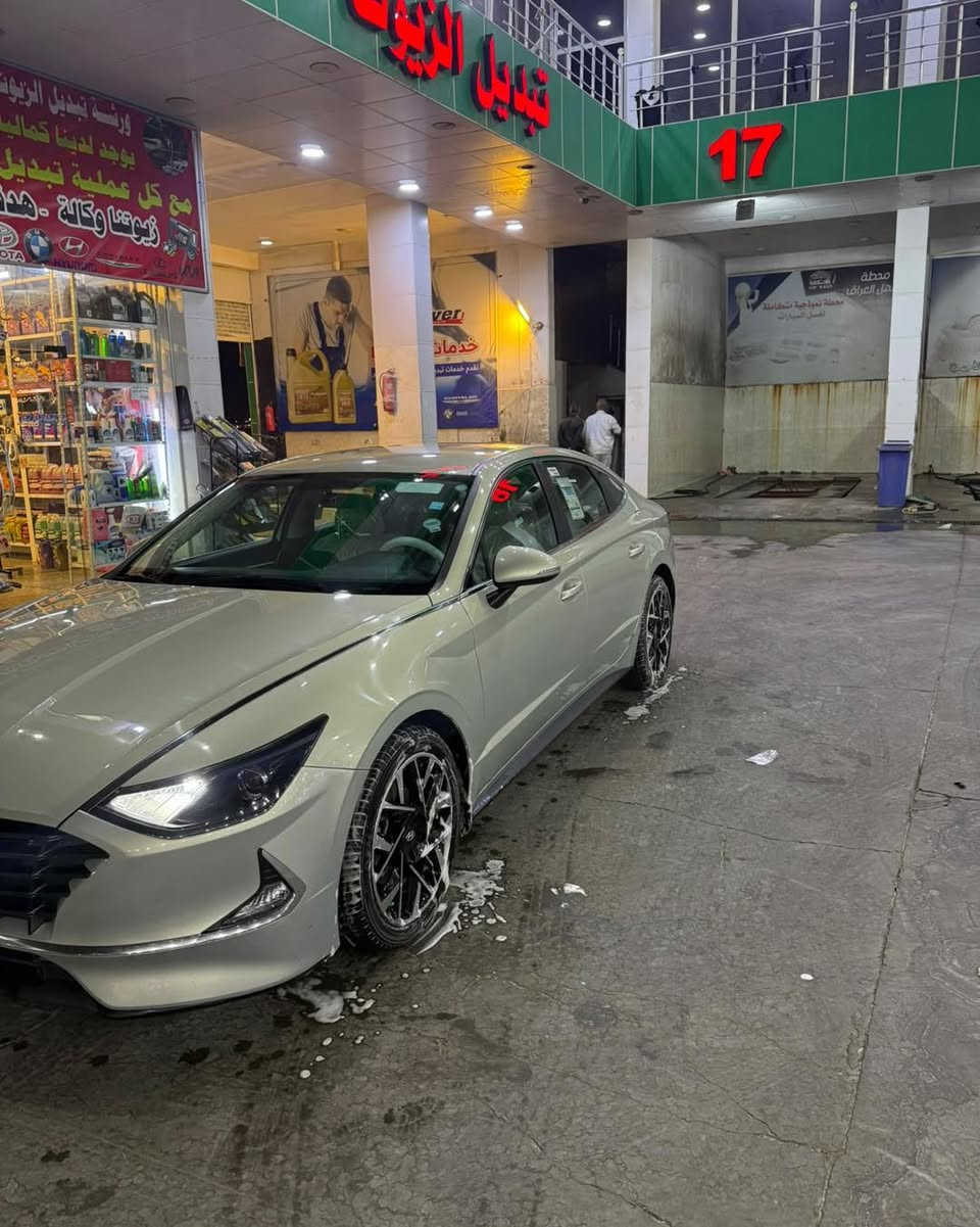🚗 سوناتا خليجي 2022 للبيع

✅ موديل: 2022
✅ رقم السليمانية
✅ الممشى: 51 ألف كم
موقعها: بصره الزبير
المواصفات:

* محرك 2.5 MPI
* فئة نص فل
* حساسات خلفية
* فتح وتشغيل بصمة
* مرايا كهربائية مع شفط
* إشارات بالمرايا
* رنكات رياضية قياس 18
* تبريد خلفي
* تخم تايرات جديد
* السبير لم يُستخدم (مانازل)

حالة السيارة:

* بحالة الوكالة، كير ومكينة وتبريد وحدادية كلها على وضع الشركة.
* بيها فقط بارد خفيف.
* بيها طخه خفيفة وما زالت غير مصلحة، كل شيء واضح أمام المشتري.

📞 للجادين فقط، والمعاينة خير دليل.
للاستفسار : ***********

✅ لمعرفة السعر : اكتب تم بالتعليقات يتم الرد عليك خاص تلقائي

⚠️ تنويه:
السيارة إعلان ممول وغير تابعة للصفحة، ولا نتحمل مسؤولية الاتفاق أو تحديد السعر بين البائع والمشتري.

🌹 الله يبارك للبائع والمشتري، ويرزق الجميع من واسع فضله

 #سيارات #سيارات_للبيع #تسويق #السيارات #cars
